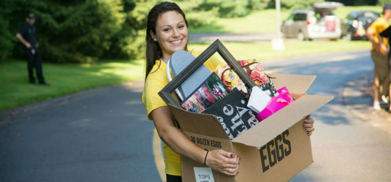 college-dorm-move-in